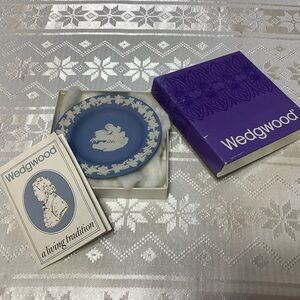 Wedgwood Round Tray Jasper Pale Blue #2489